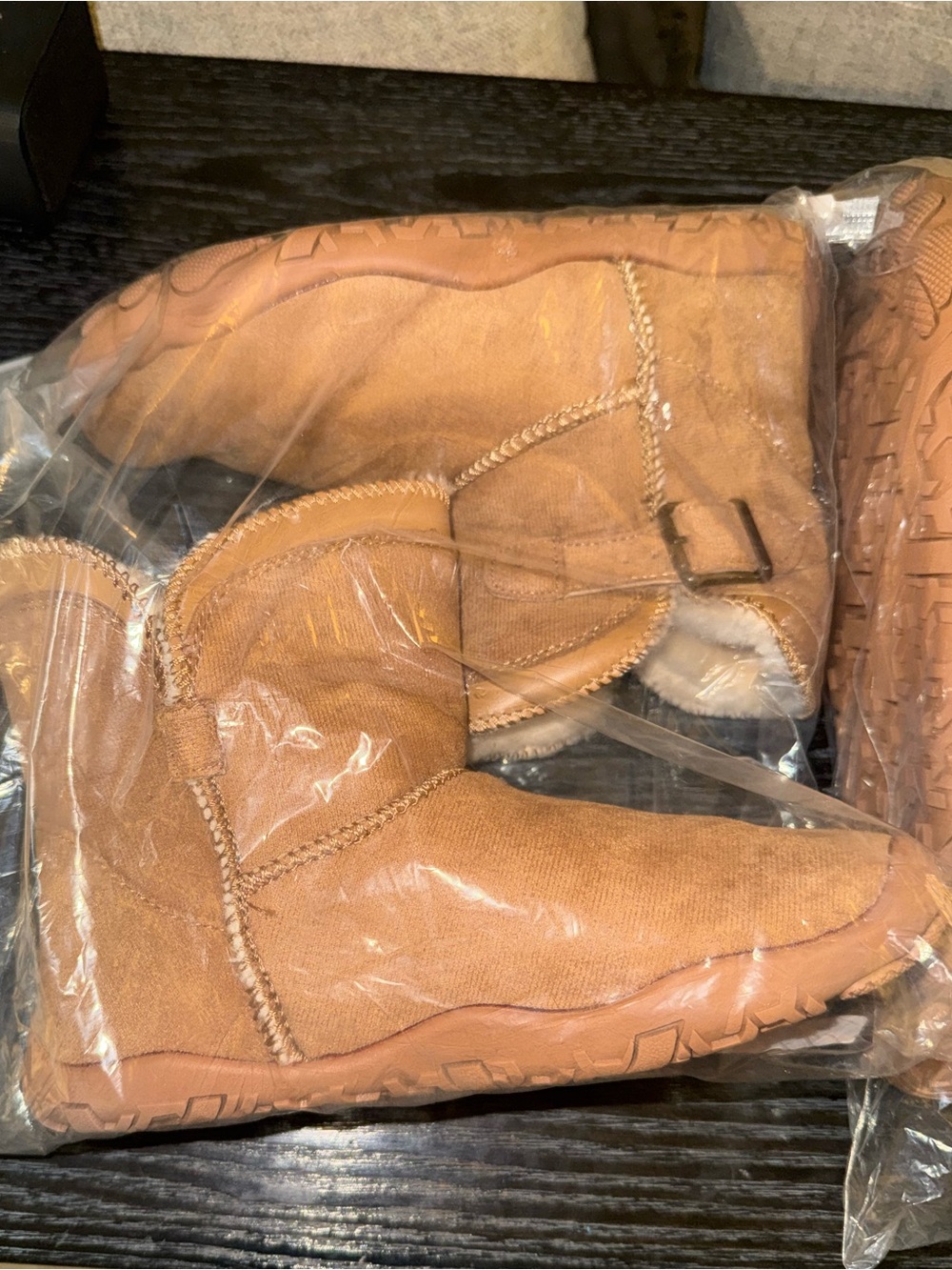 Woman’s NWT Peak Footwear Snug Barefoot Winter Boots Brown Women 6 EU 36